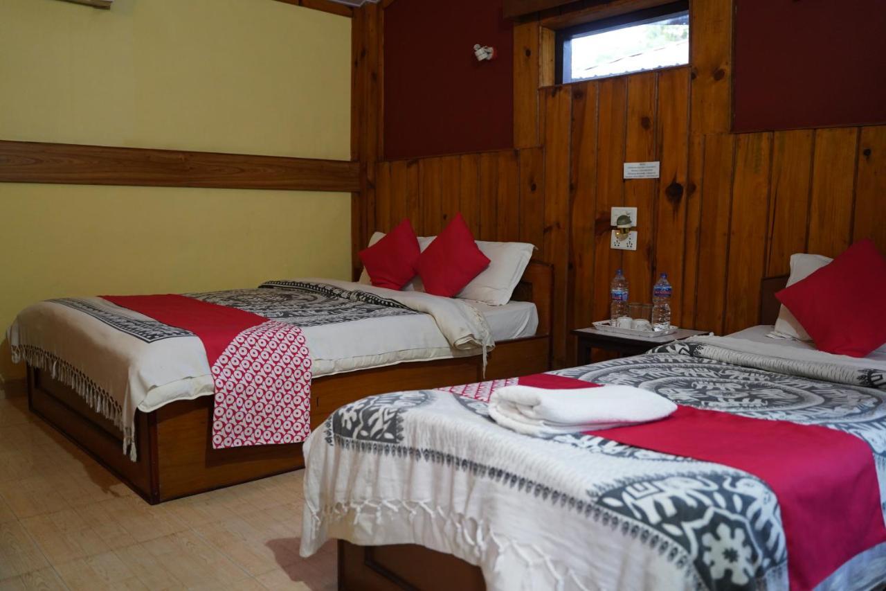 Chitwan Riverside Resort Sauraha Εξωτερικό φωτογραφία