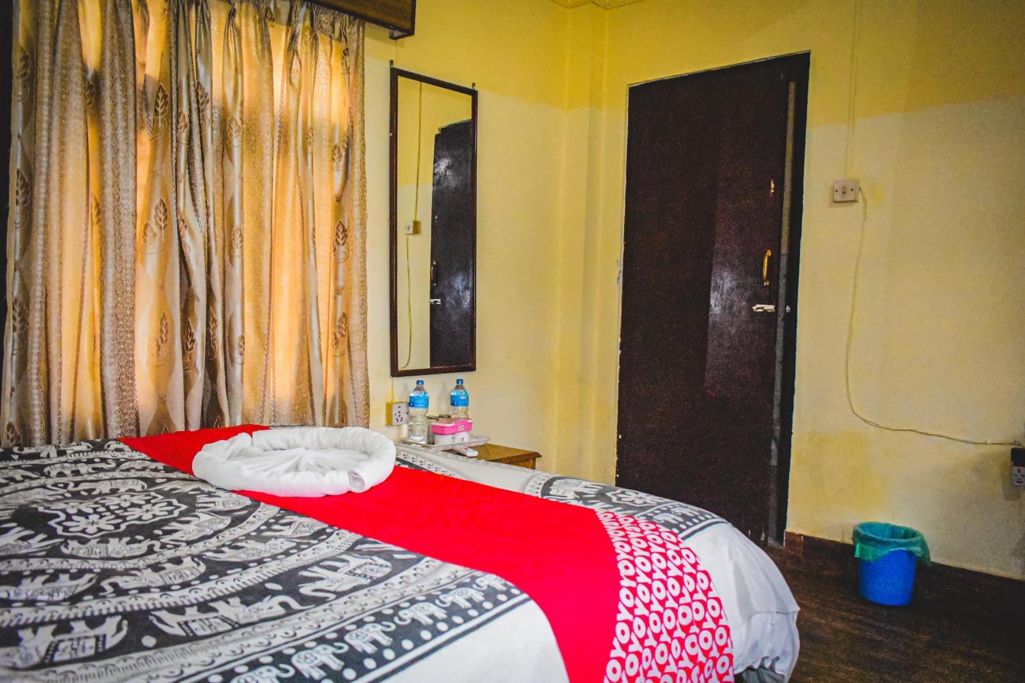 Chitwan Riverside Resort Sauraha Εξωτερικό φωτογραφία