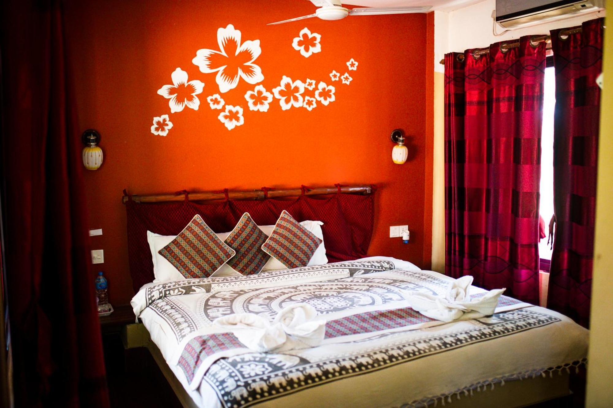 Chitwan Riverside Resort Sauraha Εξωτερικό φωτογραφία