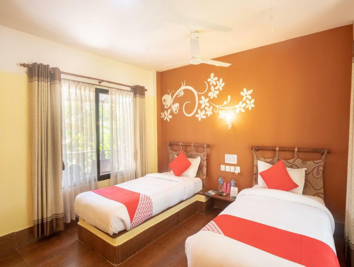 Chitwan Riverside Resort Sauraha Εξωτερικό φωτογραφία