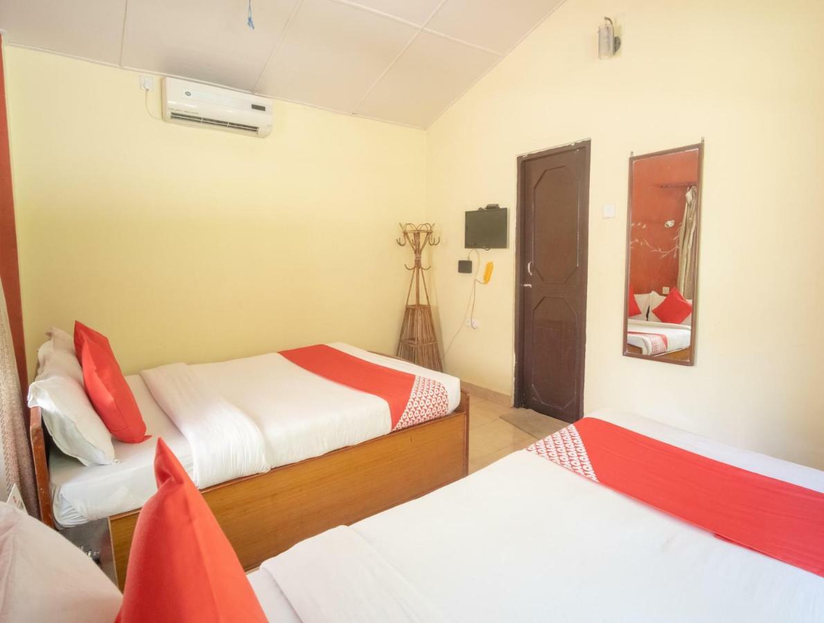 Chitwan Riverside Resort Sauraha Εξωτερικό φωτογραφία